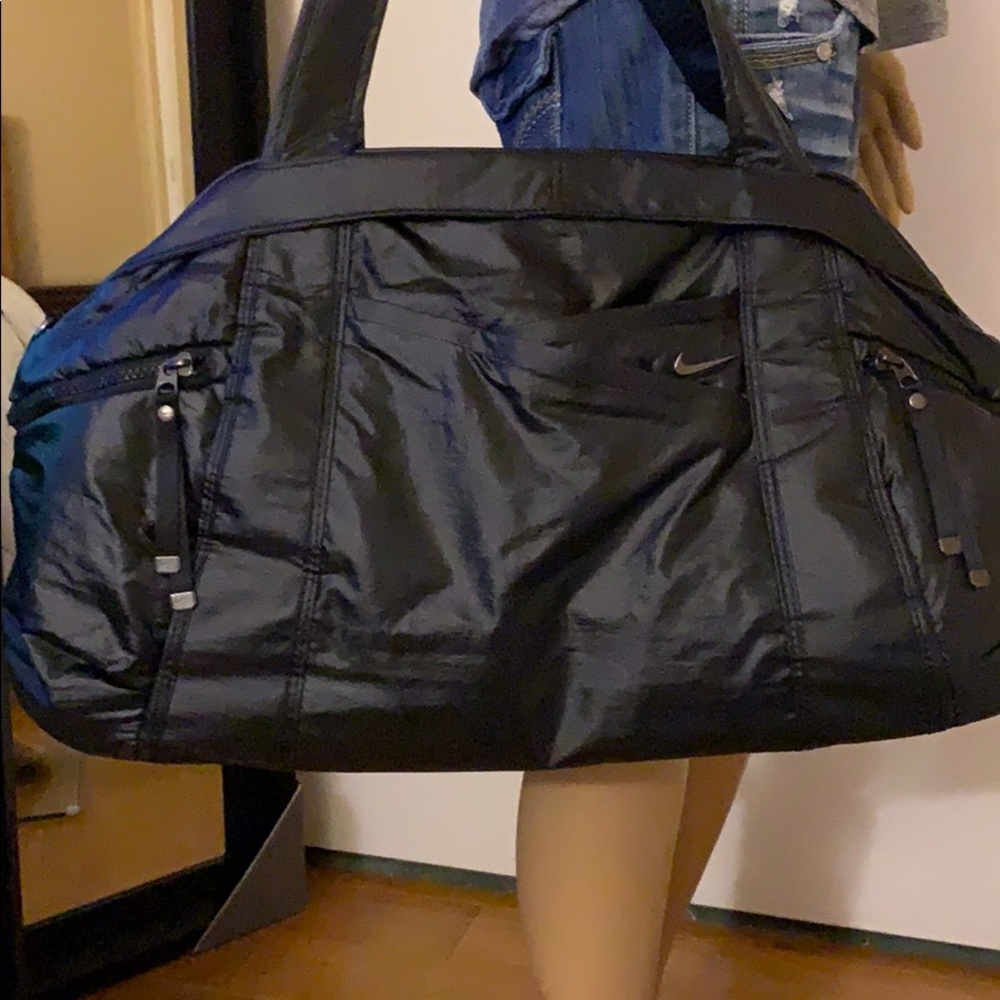 Nike duffel bag, gym bag,overnight bag, carryall!